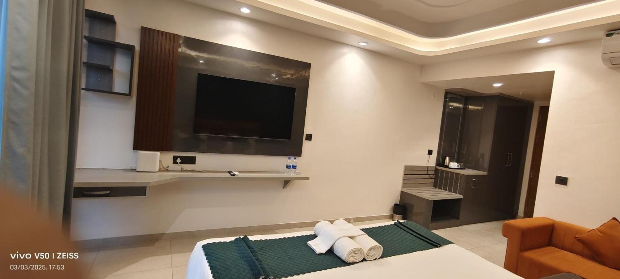Hotel Maple Tree - Near Ekana Cricket Stadium - Lucknow Zewnętrze zdjęcie