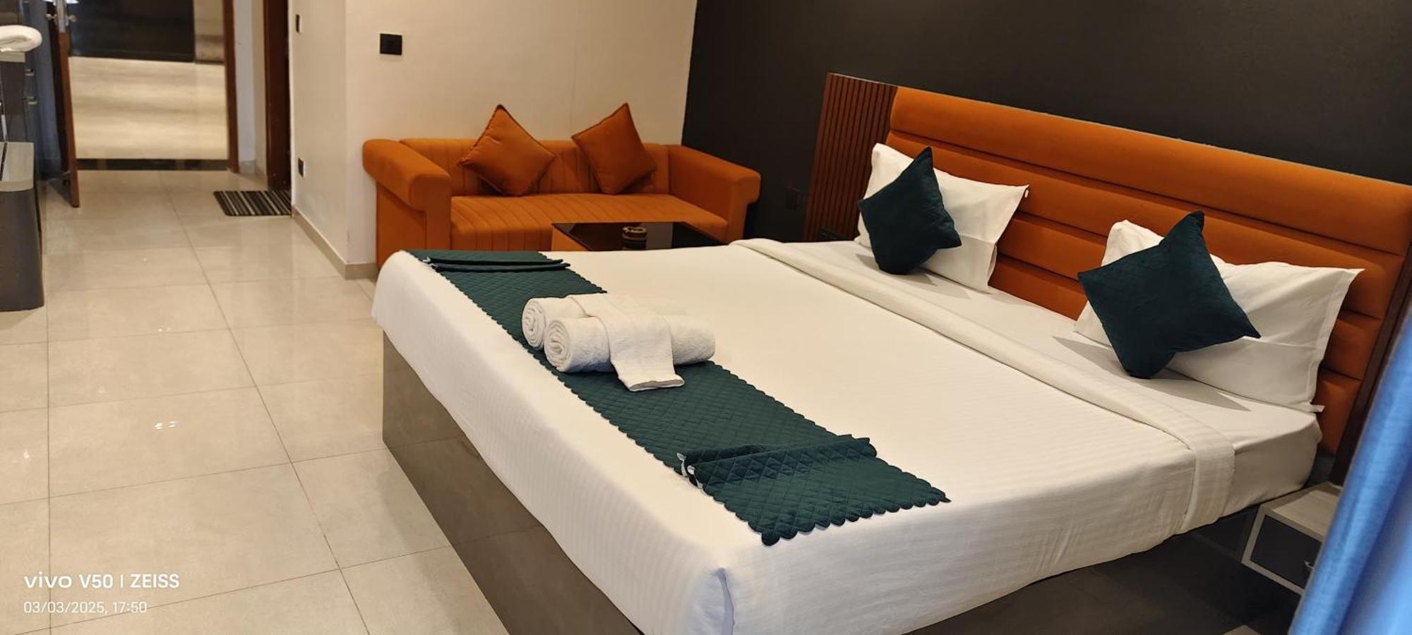 Hotel Maple Tree - Near Ekana Cricket Stadium - Lucknow Zewnętrze zdjęcie