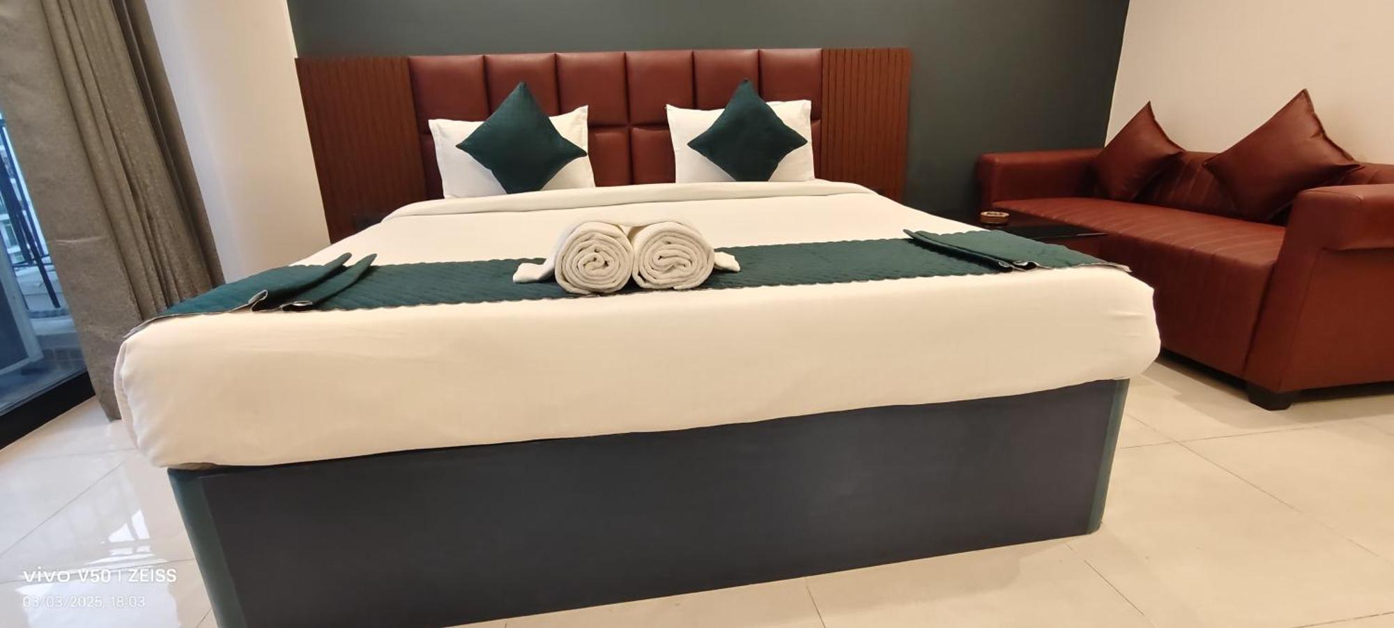 Hotel Maple Tree - Near Ekana Cricket Stadium - Lucknow Zewnętrze zdjęcie
